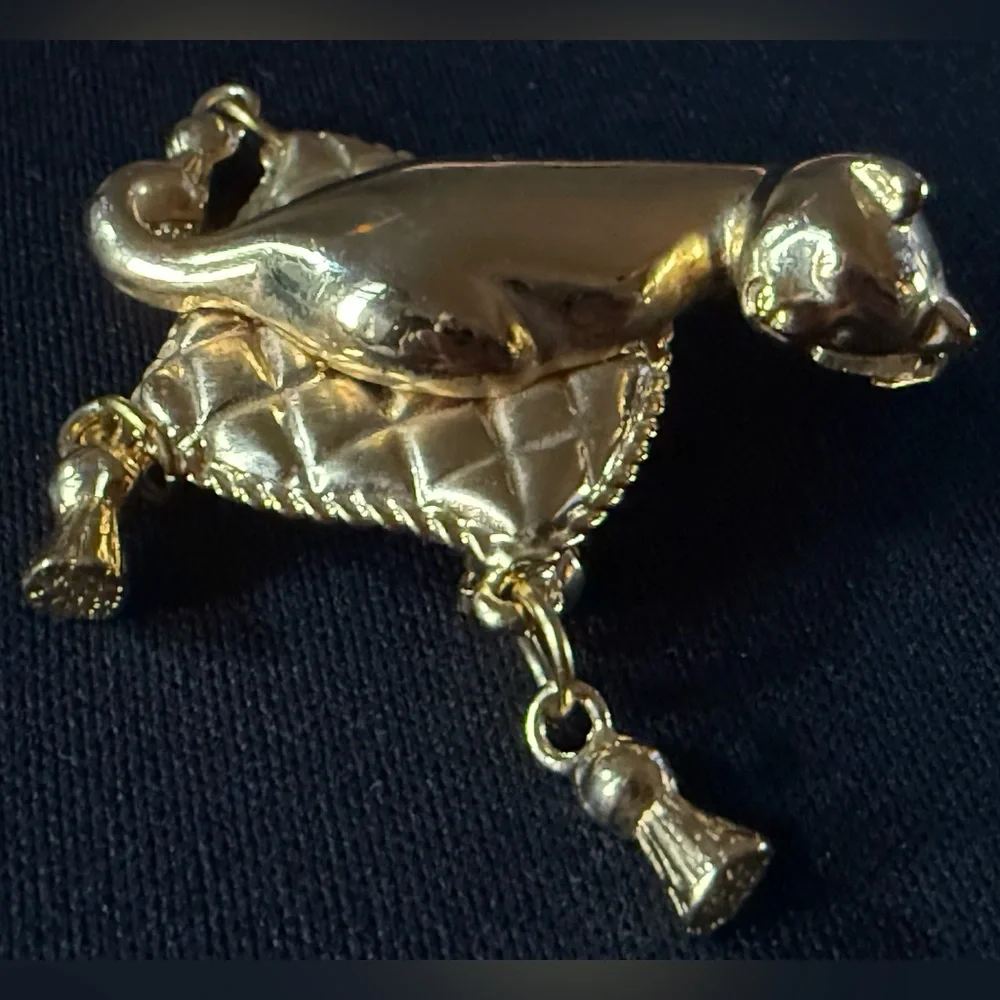 N/A elegant gold